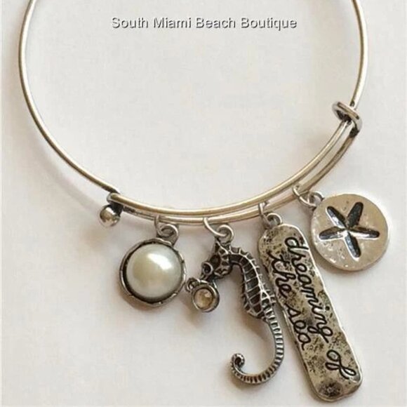 Seahorse Charm Bracelet Silver DREAMING OF SEA Life Pearl Nautical Plated 8" - Picture 2 of 14